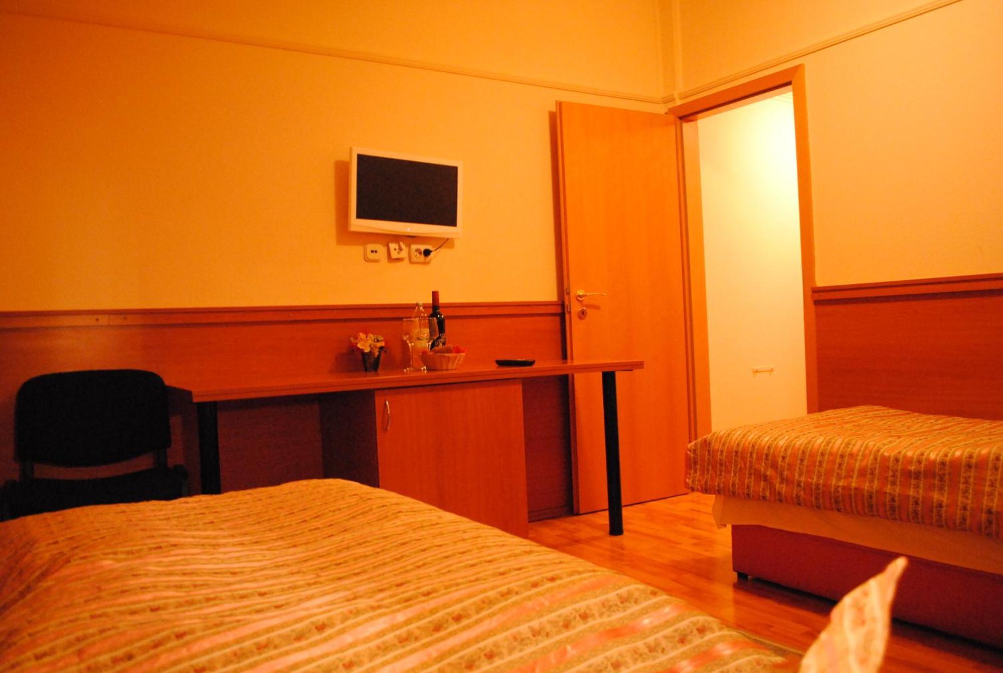 Motel Kiwi Grude Habitación foto