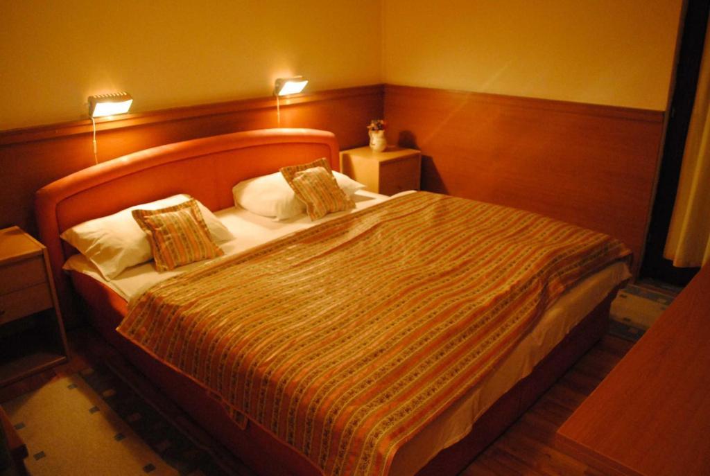 Motel Kiwi Grude Habitación foto