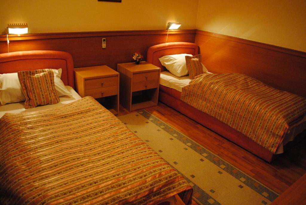 Motel Kiwi Grude Habitación foto